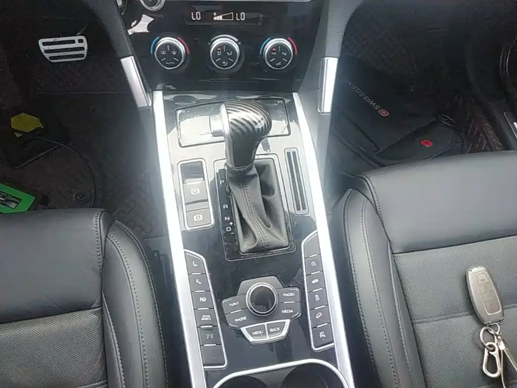 Фото 14 - Haval H7