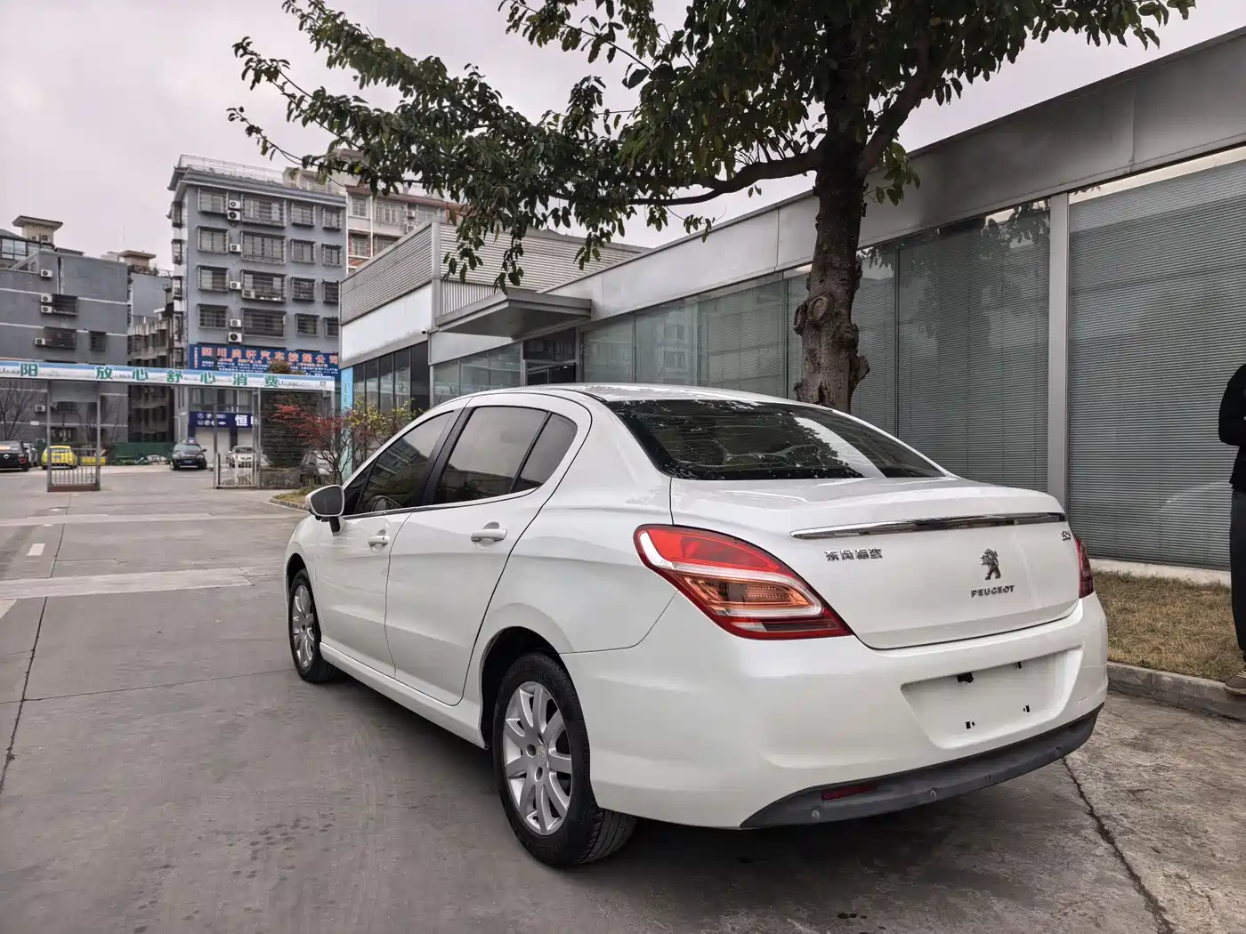 Peugeot 308 2014 Model Joy Edition Classic 1.6L Automatic Superior Style фото 7