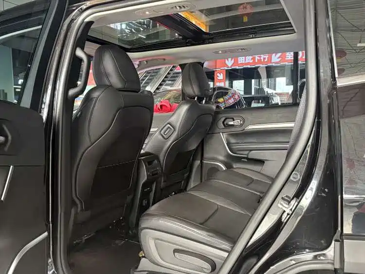 JEEP GRAND COMMANDER