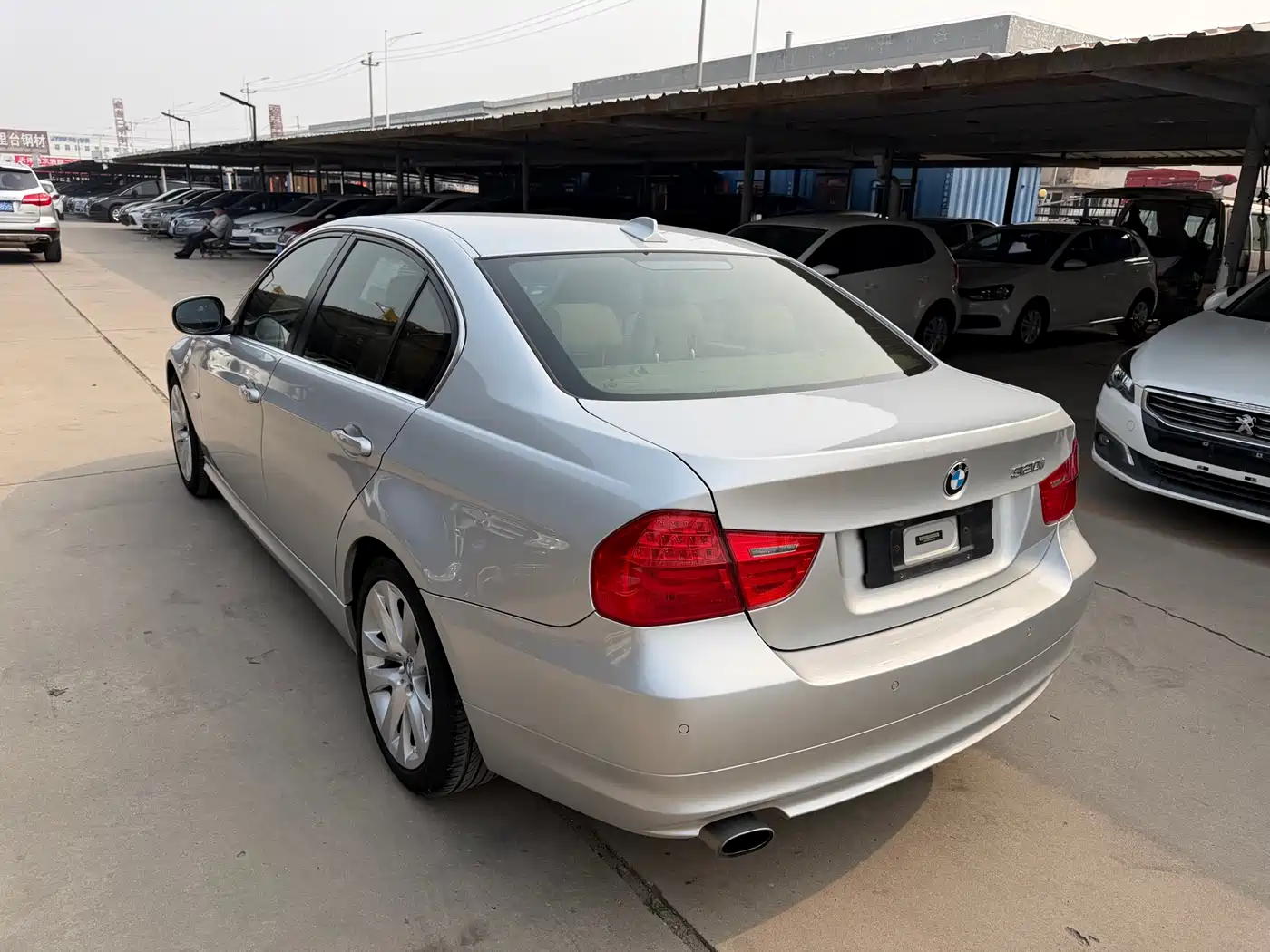 BMW 3 Series (Import) 2012 2010 320i Luxury