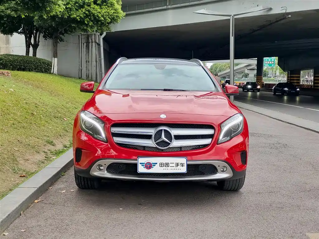 Mercedes-Benz GLA 2015 GLA 200 Fashion фото 2