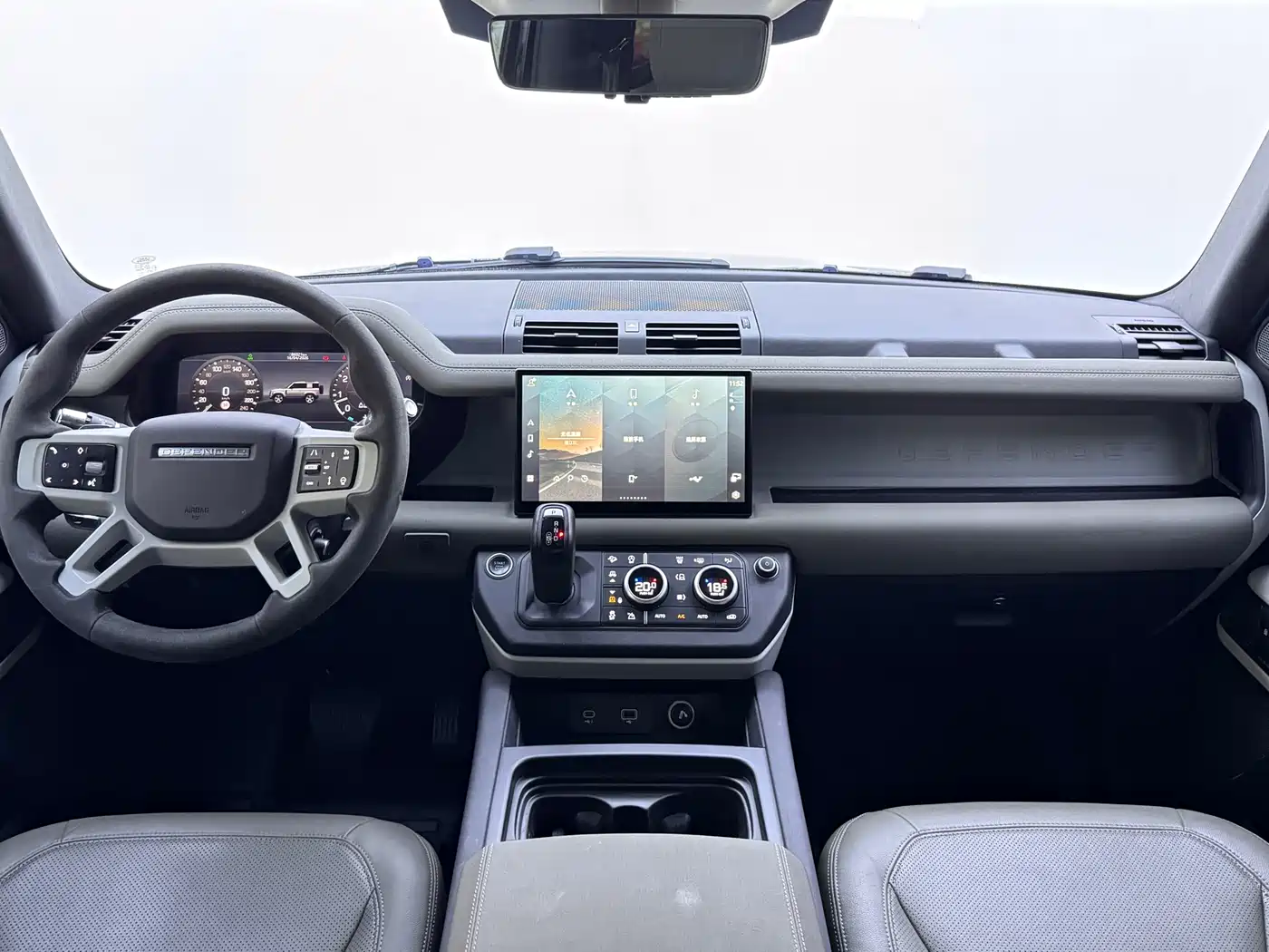 Land Rover Defender 2022 Model 90 3.0T P400 XS фото 5