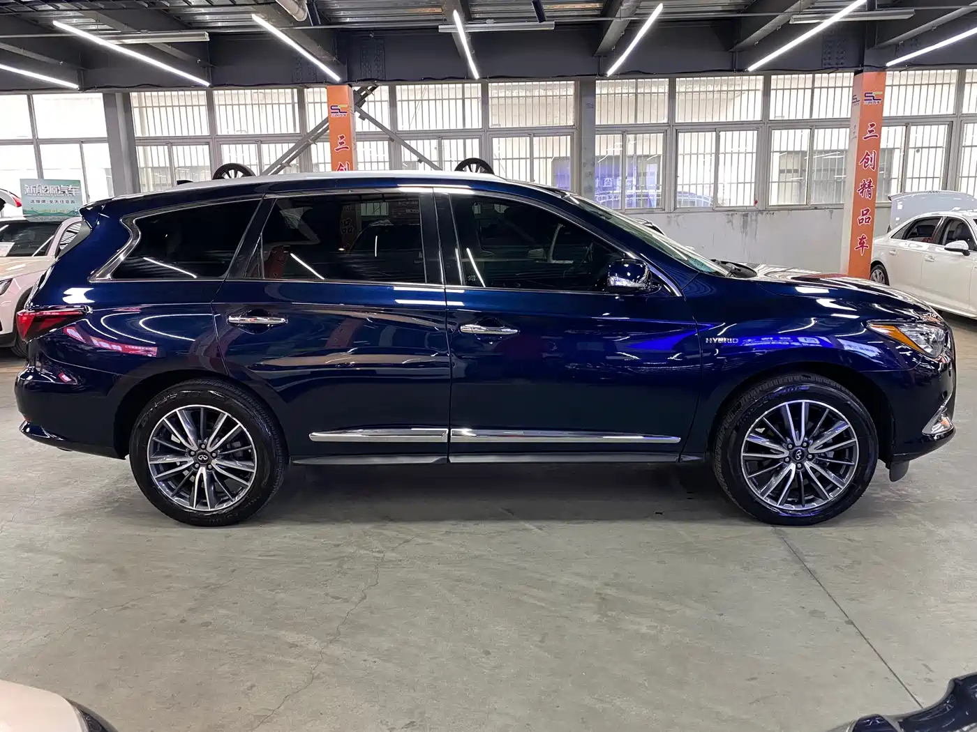 Infiniti QX60 (Import) 2020 2.5 S/C Hybrid 2WD Excellence Edition фото 4