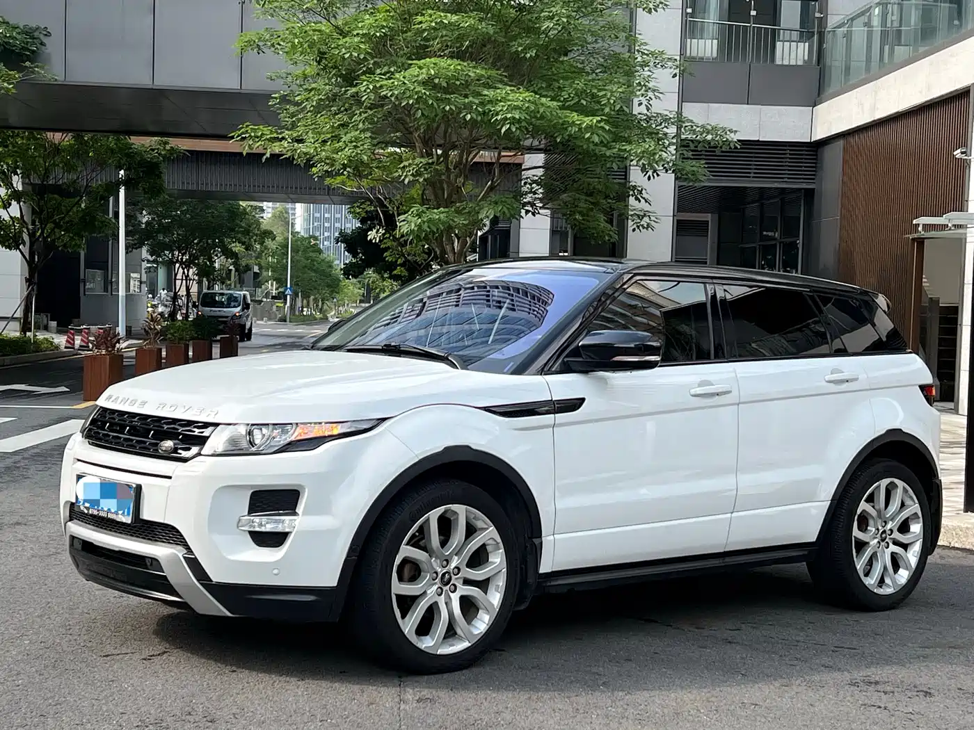 Land Rover Range Rover Evoque (Import) 2013 2.0T 5-Door Spark Limited Edition
