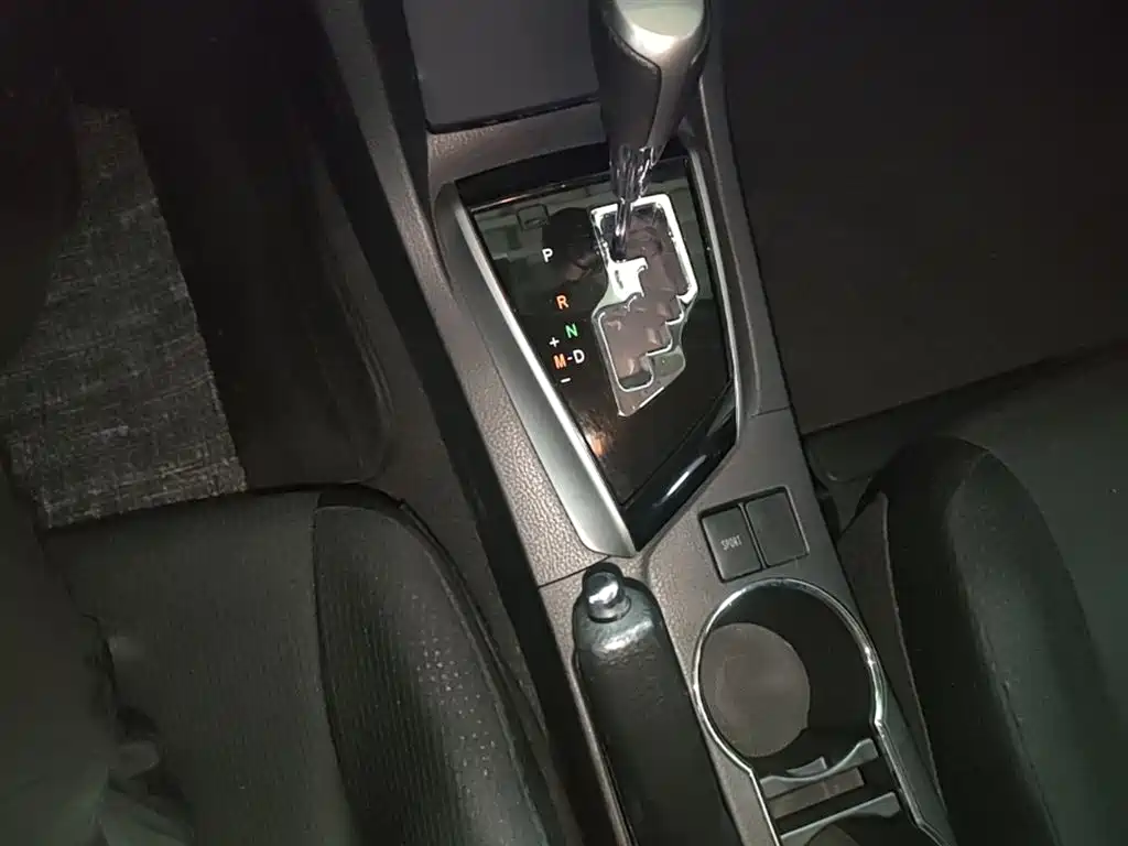Toyota Corolla 2014 1.6L CVT GL фото 14