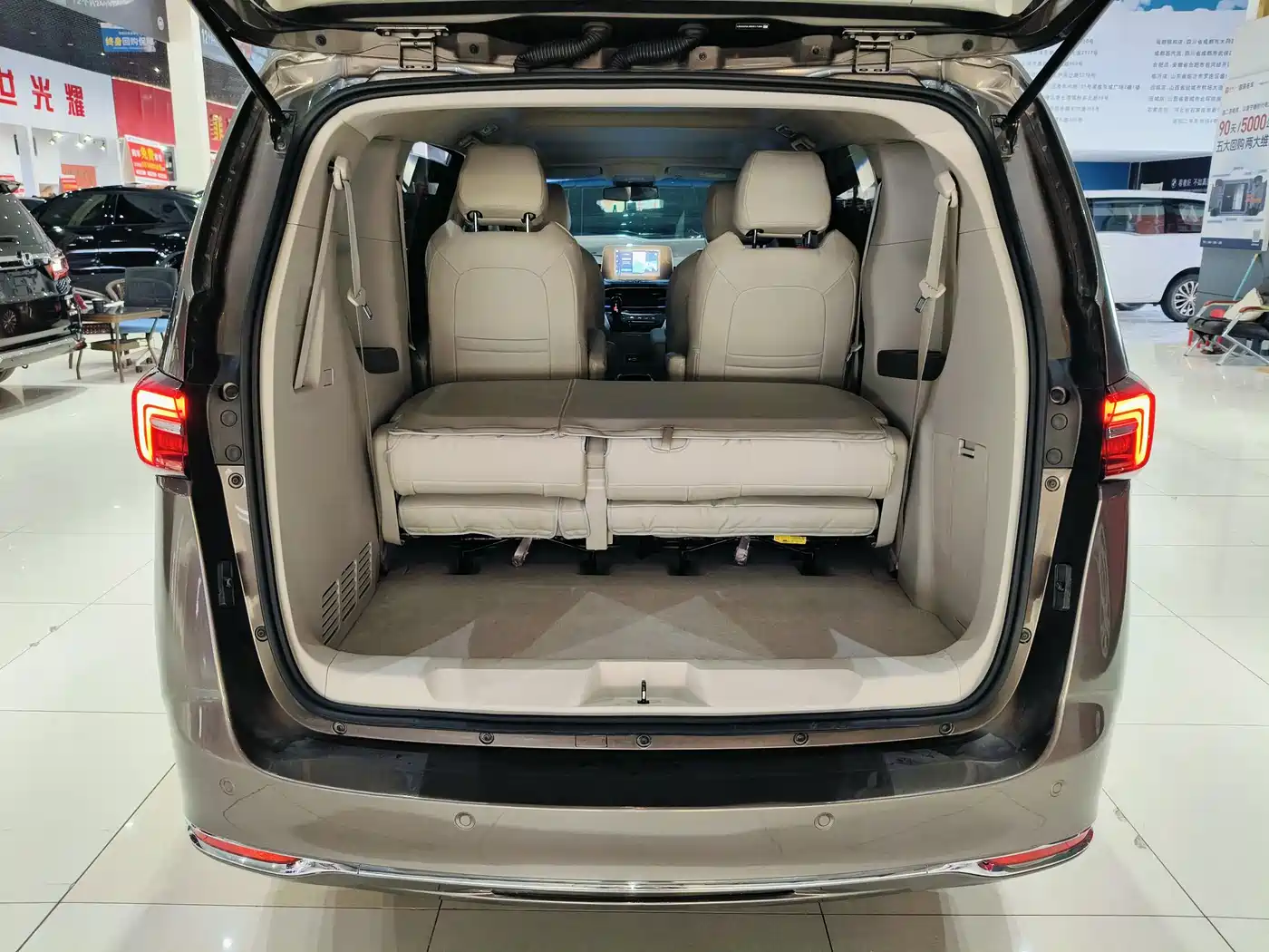 Buick GL8 2022 Land Business Class 652T Comfort фото 18