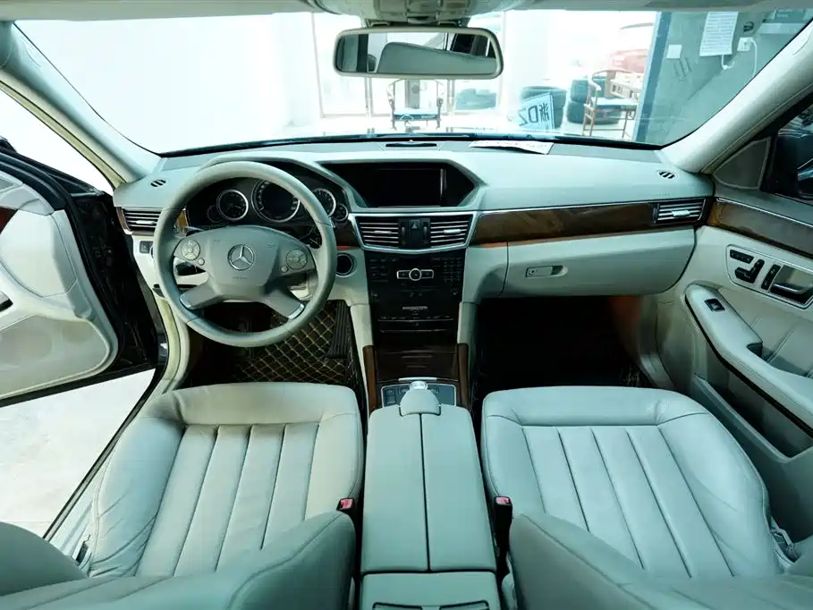 Mercedes-Benz E-Class 2012 E 300 L Elegance Model фото 8
