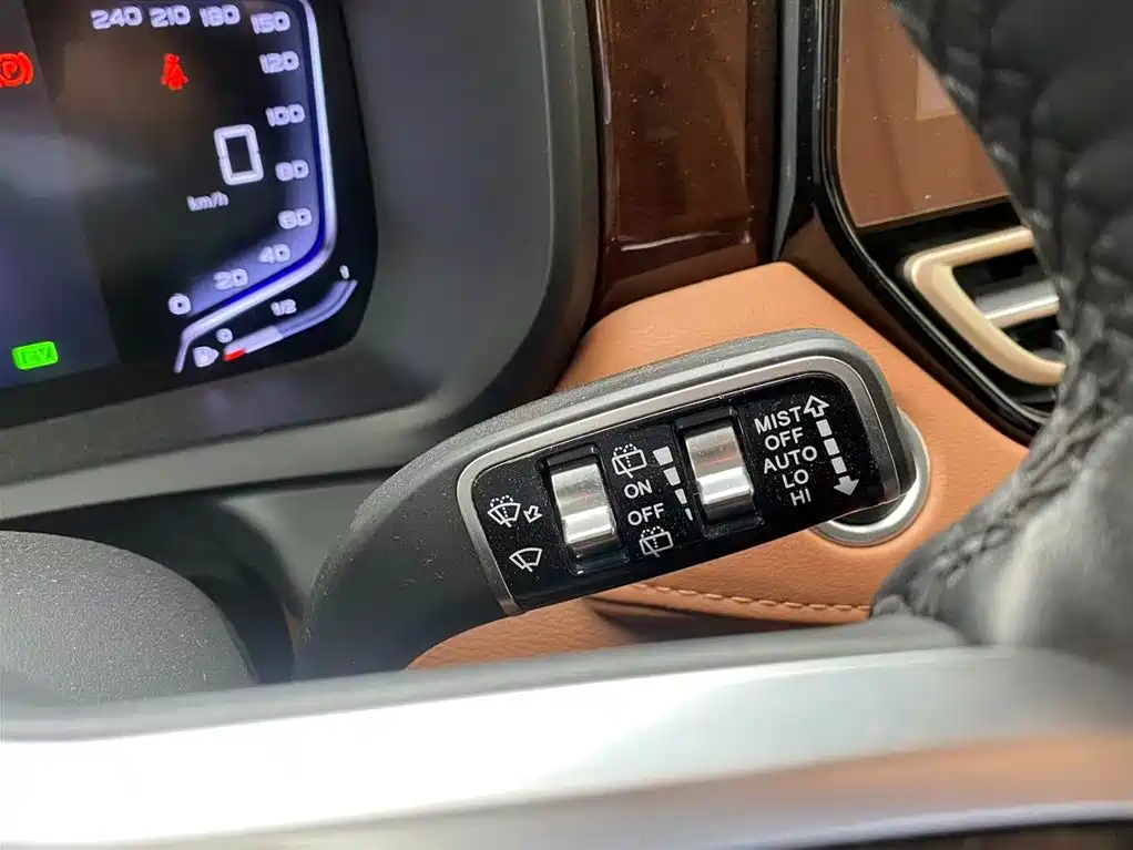 Hongqi HQ9 PHEV 2024 Model 2.0T AWD Luxury Edition фото 20