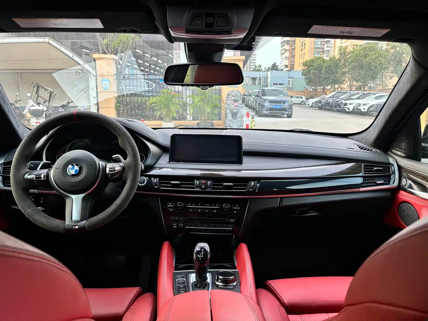 Photo 10 - BMW X6