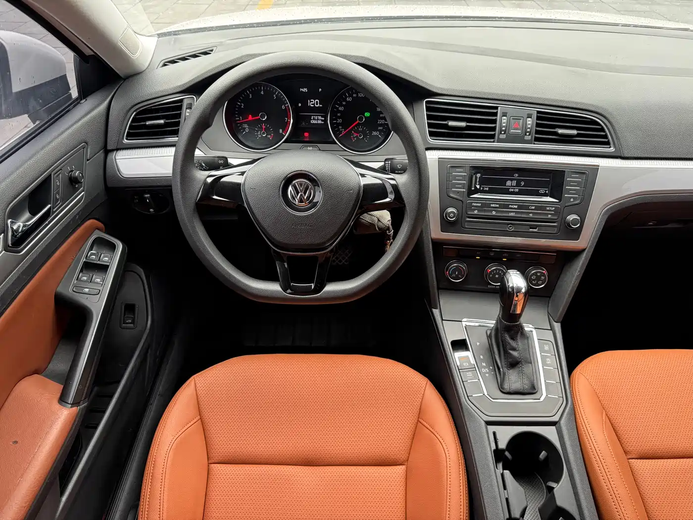 Volkswagen Lamando 2017 230TSI DSG Trend Edition фото 11