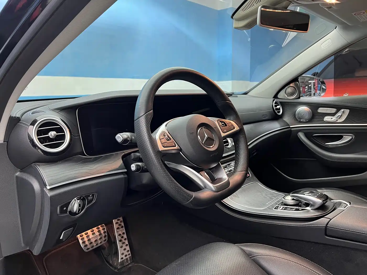 Mercedes-Benz E-Class 2018 E 300 L Sport Fashion фото 13