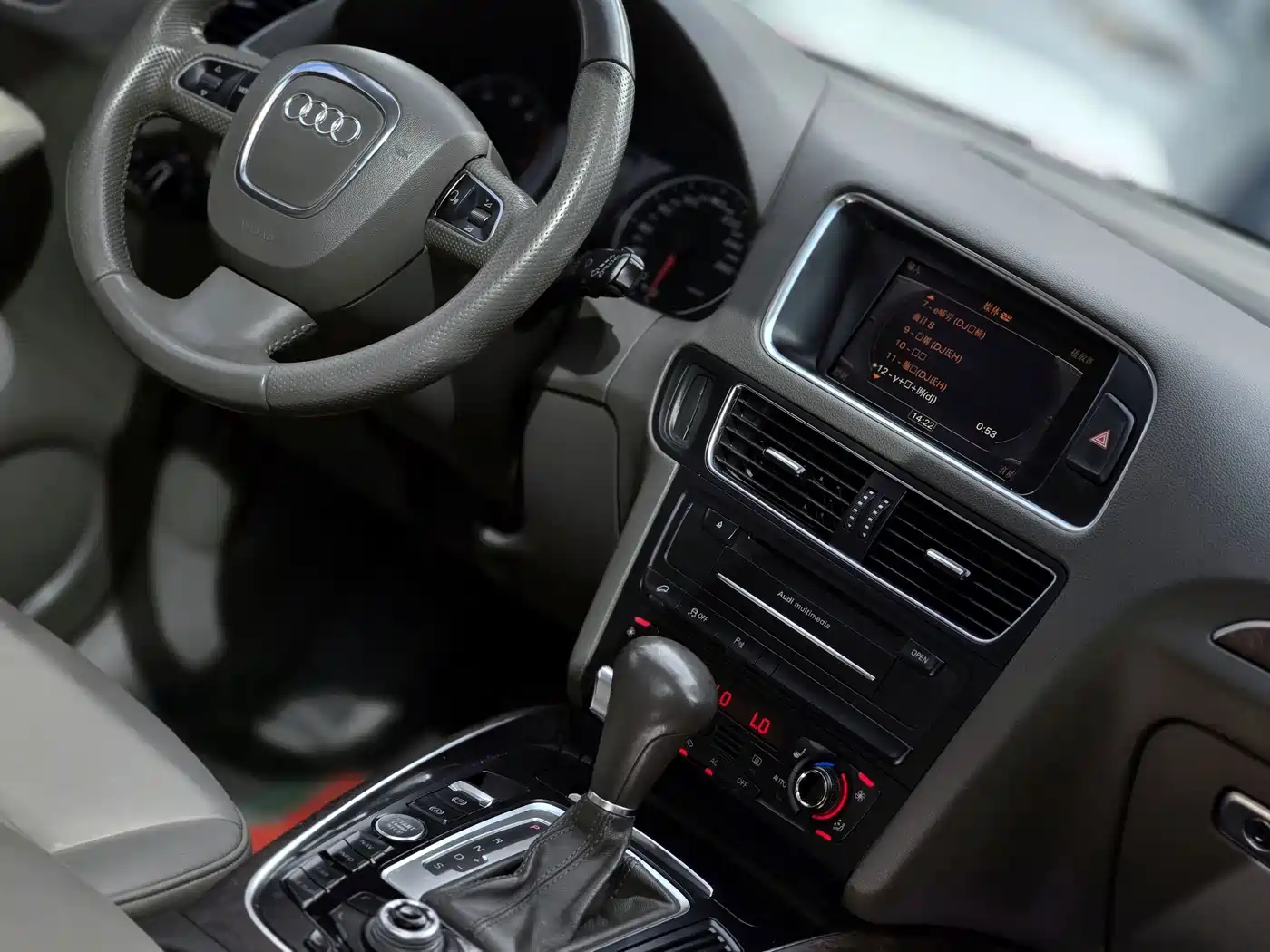 Audi Q5 (Import) 2011 2010 3.2FSI Off-road Edition