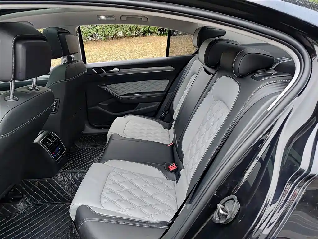 Volkswagen Magotan 2023 2 Million Units Anniversary Edition 330TSI DSG Leading Type фото 8