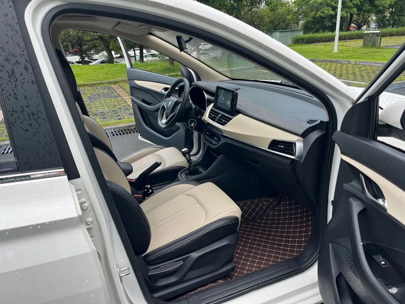Baojun 360 2019 2018 1.5L Manual Luxury Model China V