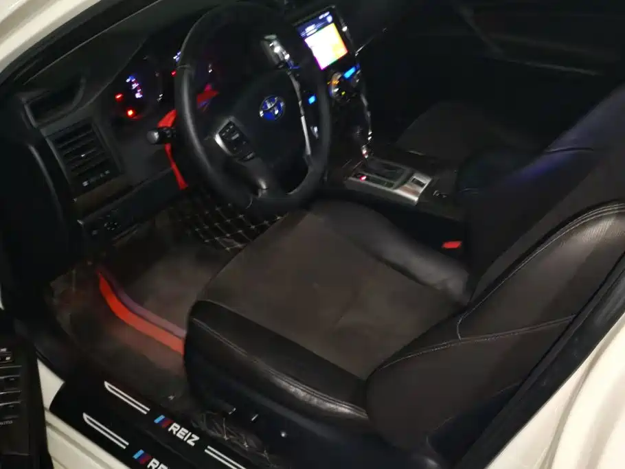 Toyota Reiz 2015 2013 2.5V Premium Edition