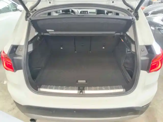 BMW X1 2016 sDrive18Li Premium Model — фото 5