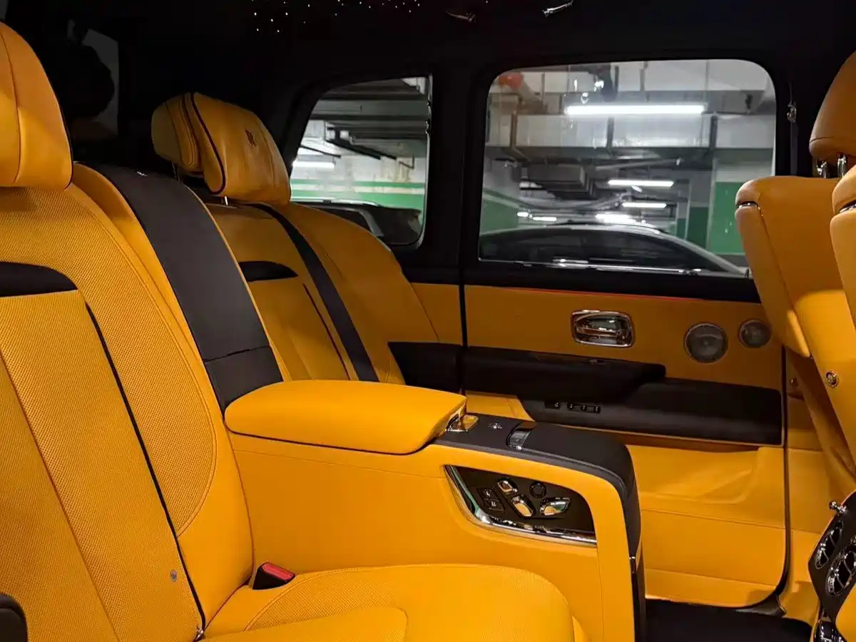 Rolls-Royce Cullinan 2025 2024 4-Seater
