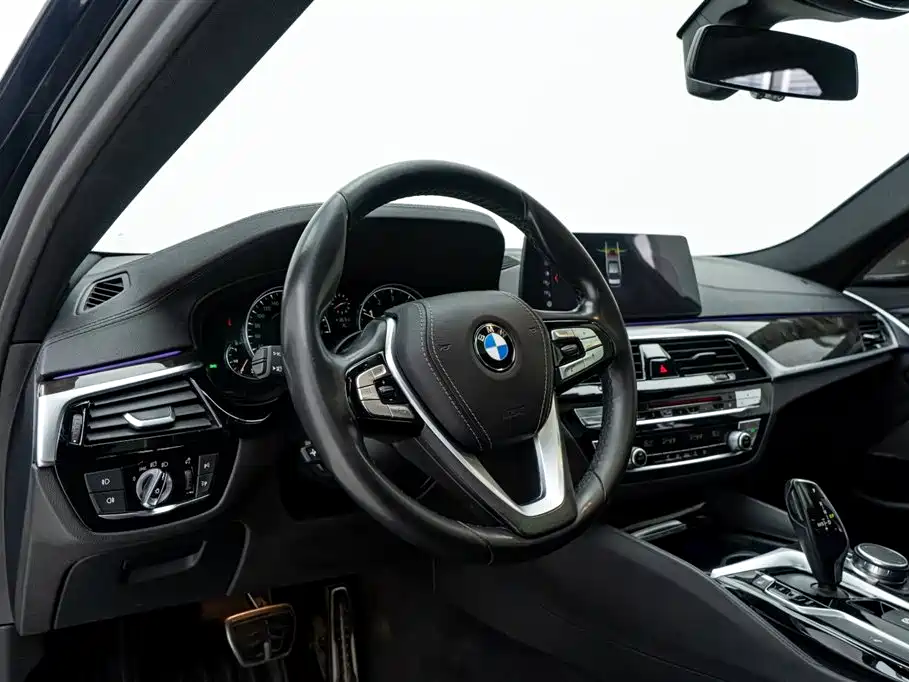 BMW 5 Series 2018 525Li M Sport Package фото 20