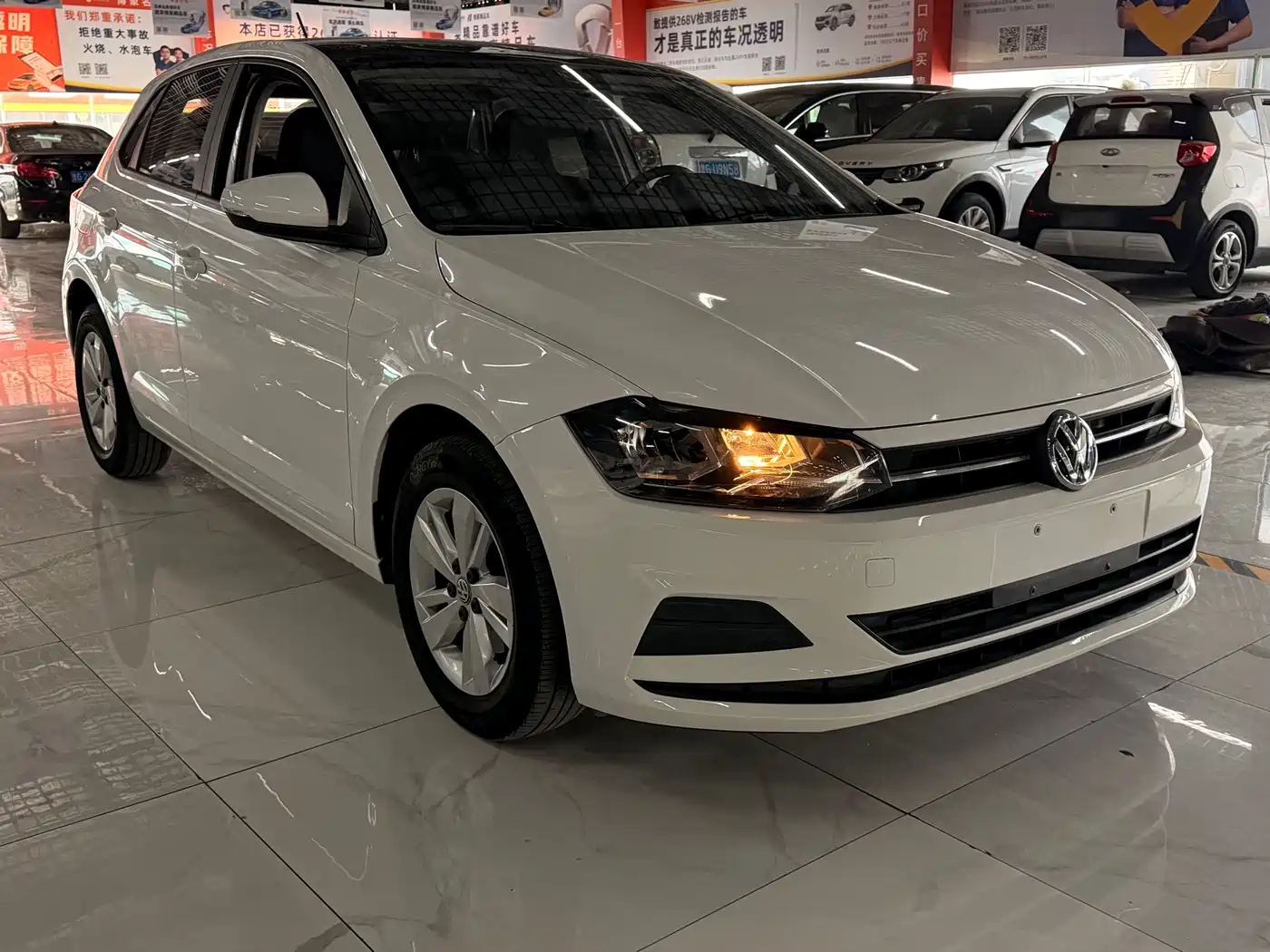 VOLKSWAGEN POLO