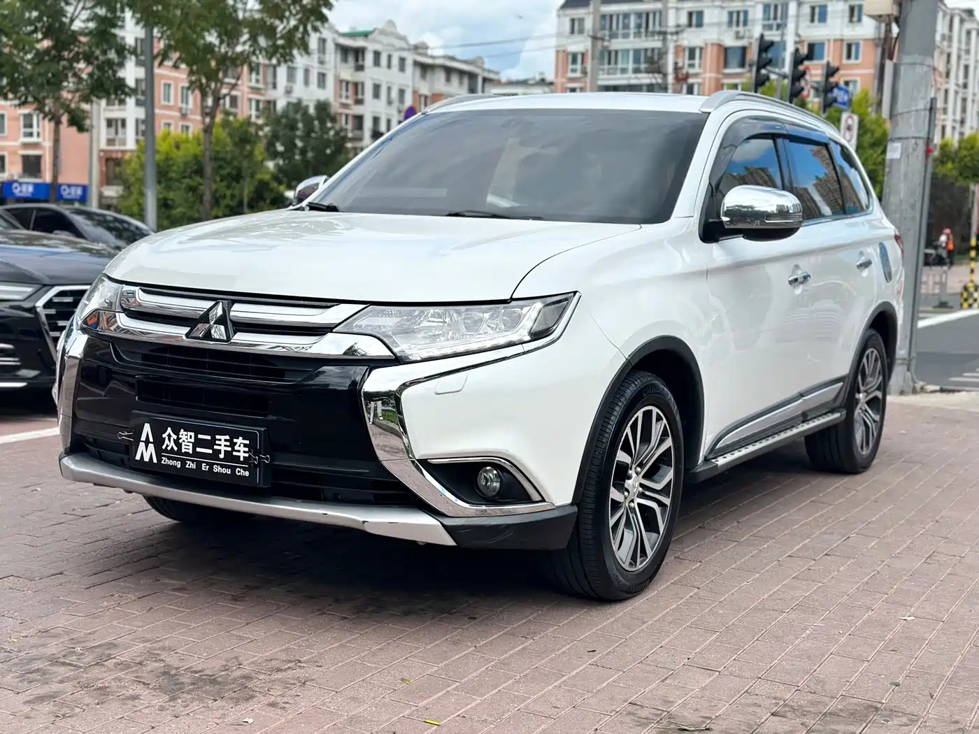 Mitsubishi Outlander 2016 — пригон из Китая