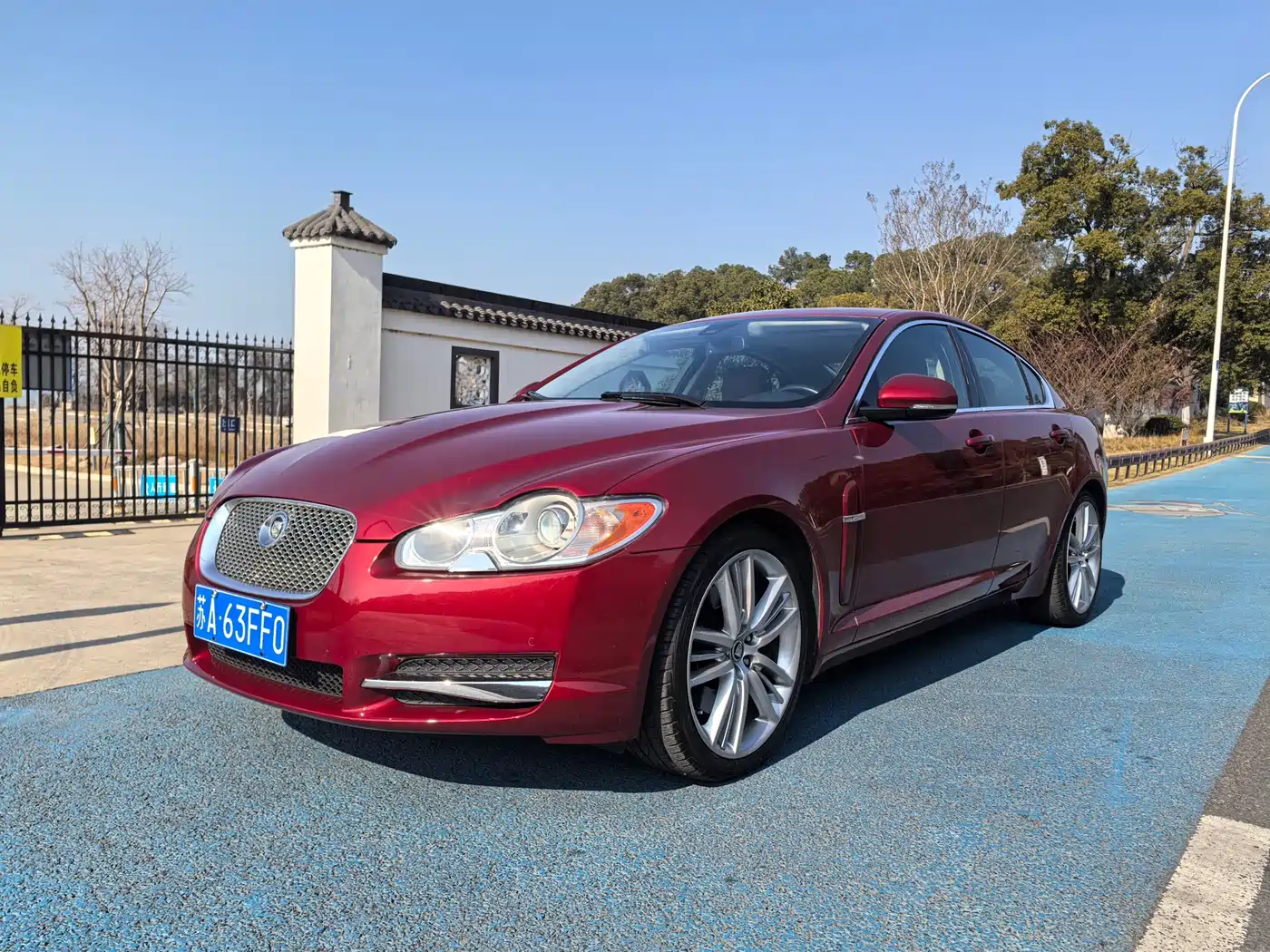 Photo 1 - Jaguar XF