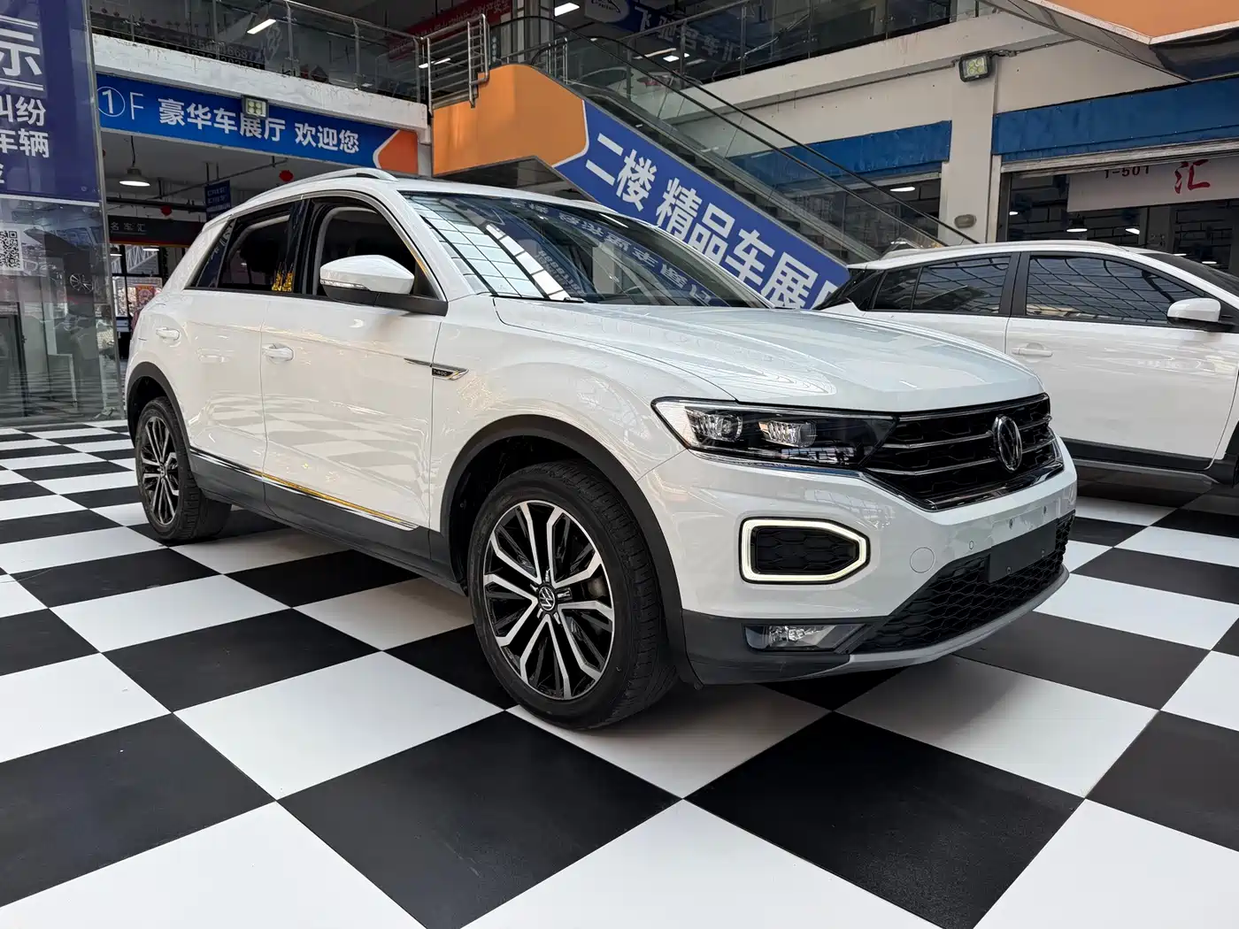 Volkswagen T-Roc, миниатюра 3