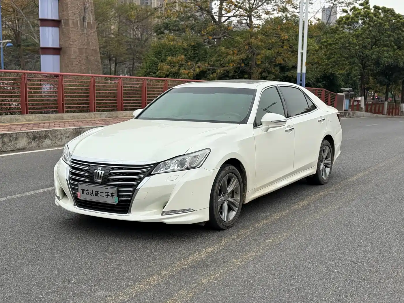 Toyota Crown 2015 2.0T Fashion