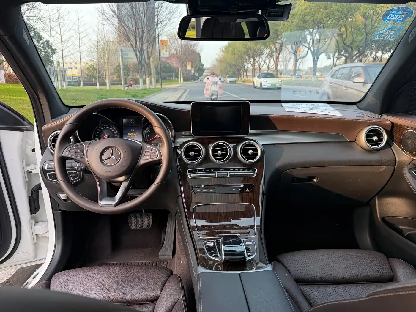 Mercedes-Benz GLC 2018 Facelift GLC 260 4MATIC Luxury фото 13