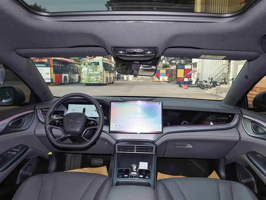 BYD Seal 2024 Glory Edition DM-i 1.5L 121km Luxury фото 5