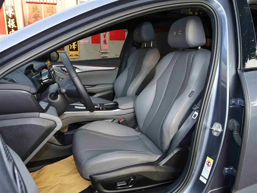 BYD Seal 2024 Glory Edition DM-i 1.5L 121km Luxury фото 25