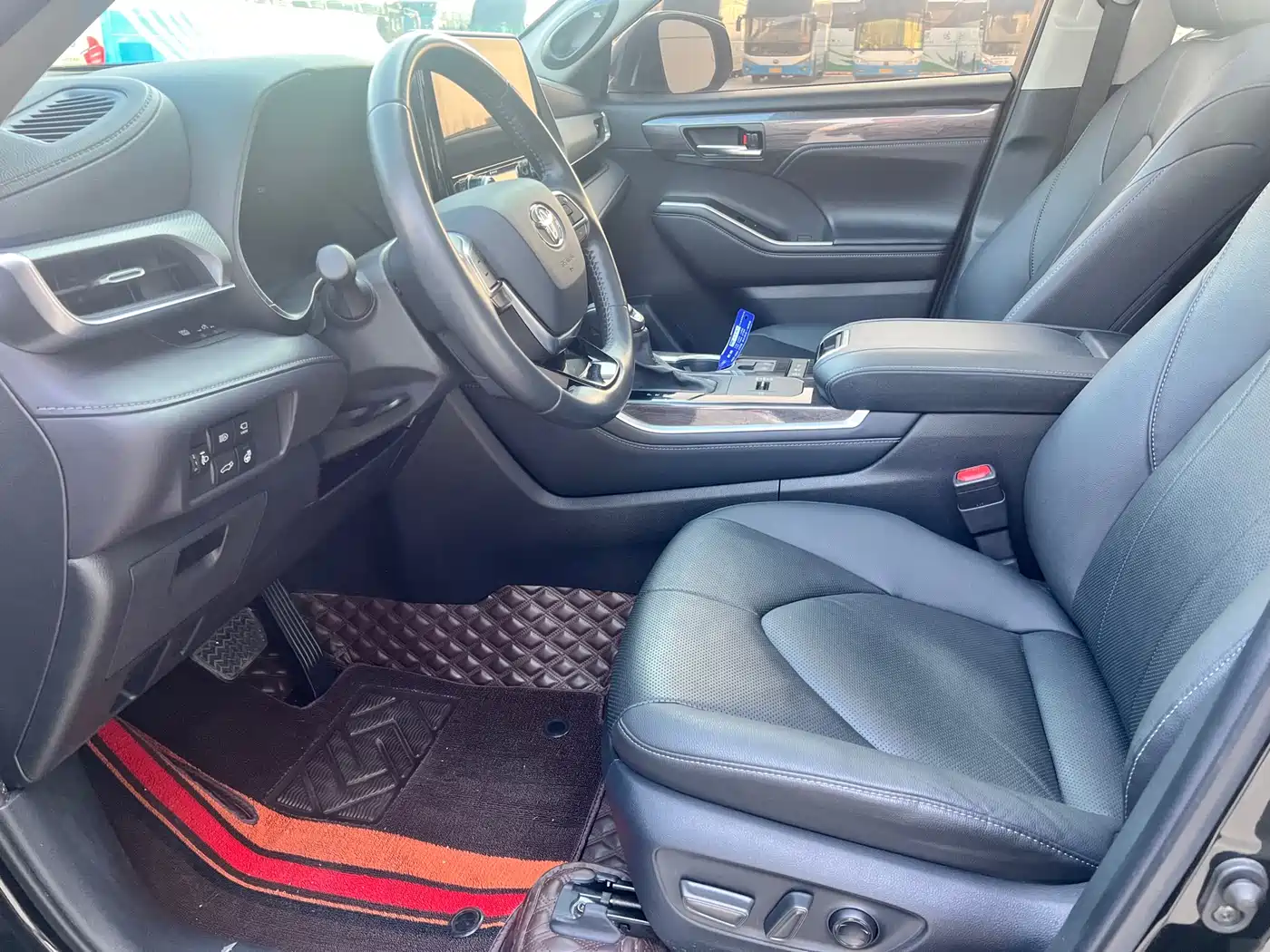 TOYOTA HIGHLANDER
