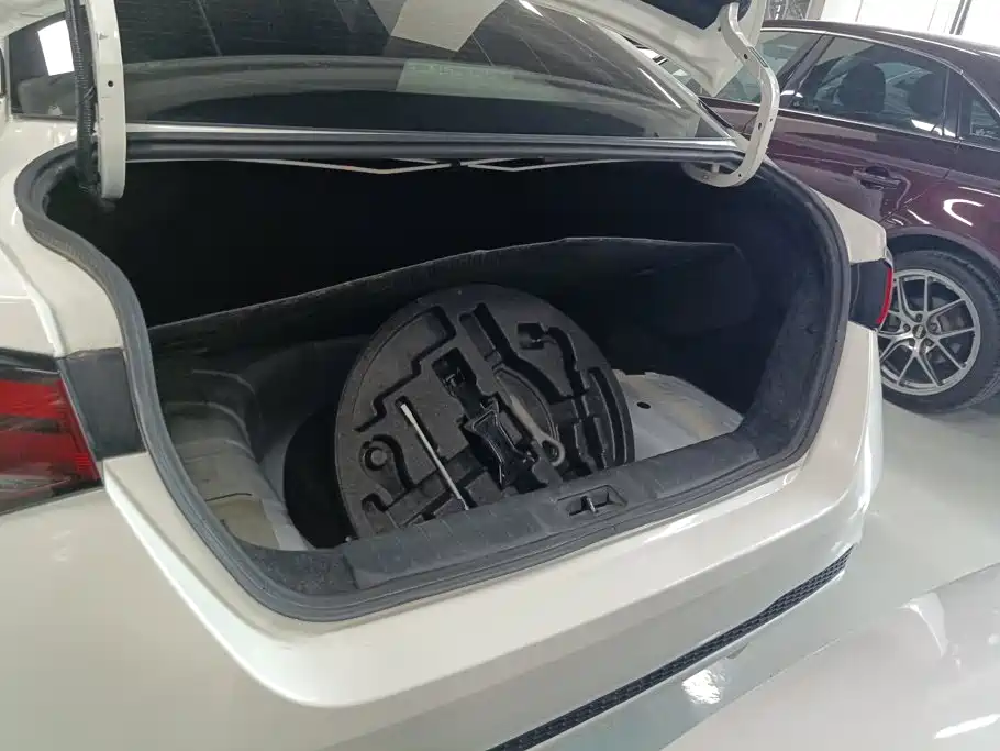 Nissan SYLPHY, миниатюра 4