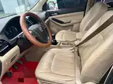 Фото 4 - Baojun 730