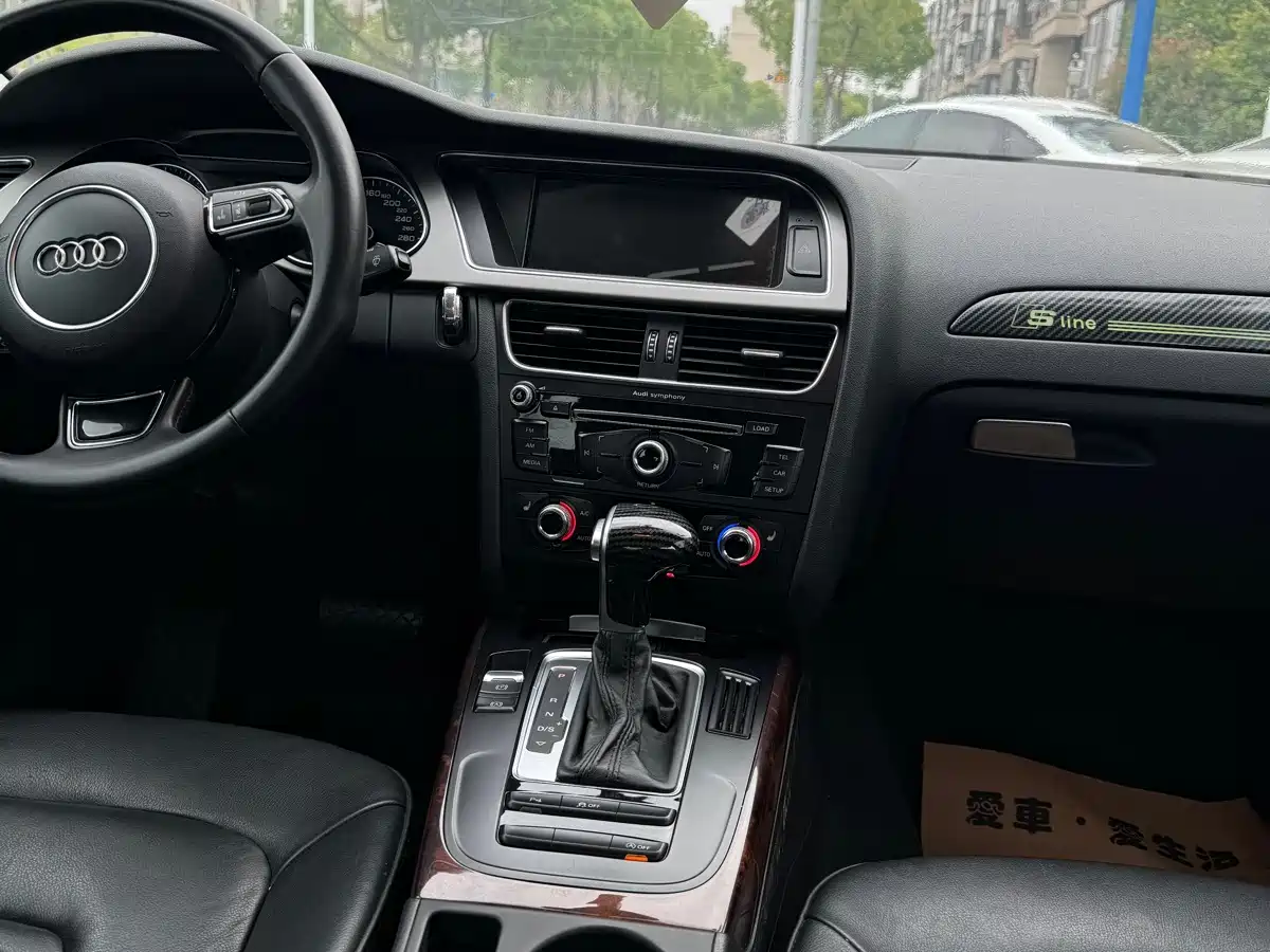 Фото 12 - Audi A4L