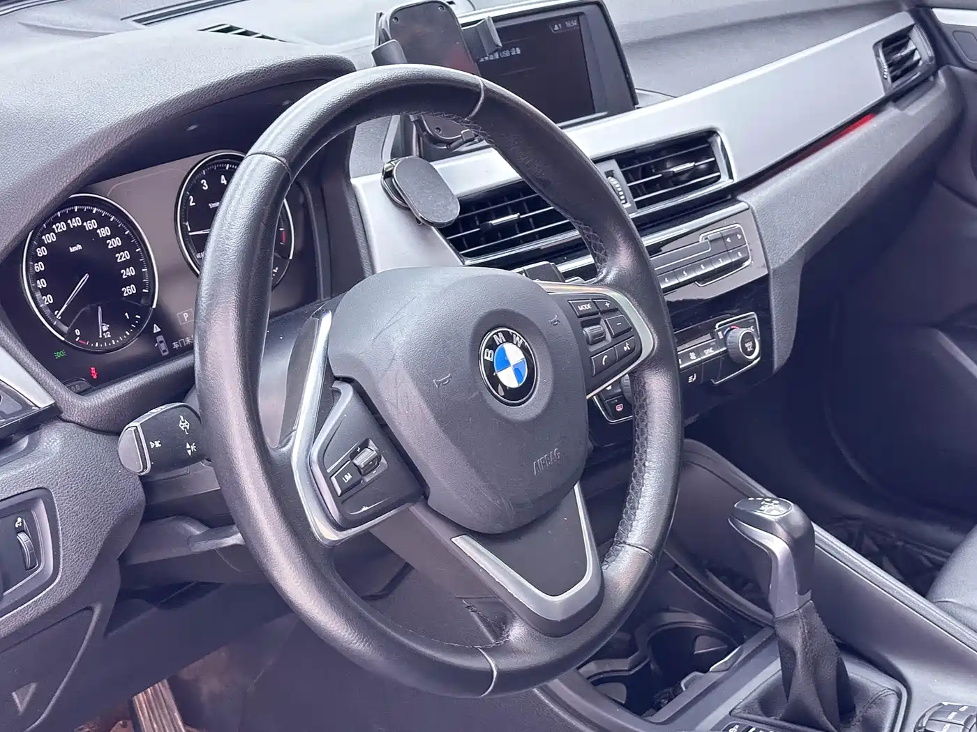 BMW X1 2019 sDrive20Li Leading Model фото 5