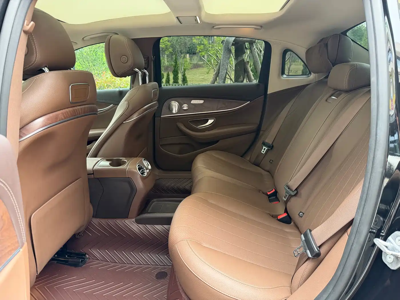 Mercedes-Benz E-Class 2020 E 300 L Fashion фото 6