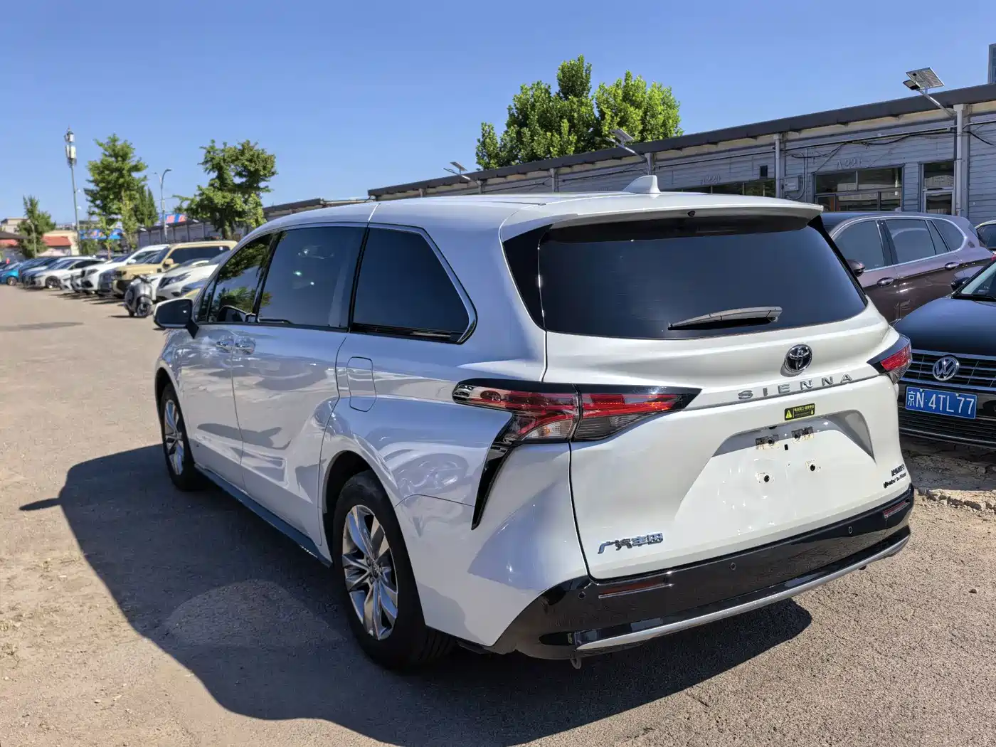 Toyota Sienna 2025 2024 2.5L Hybrid 4WD Premium Edition