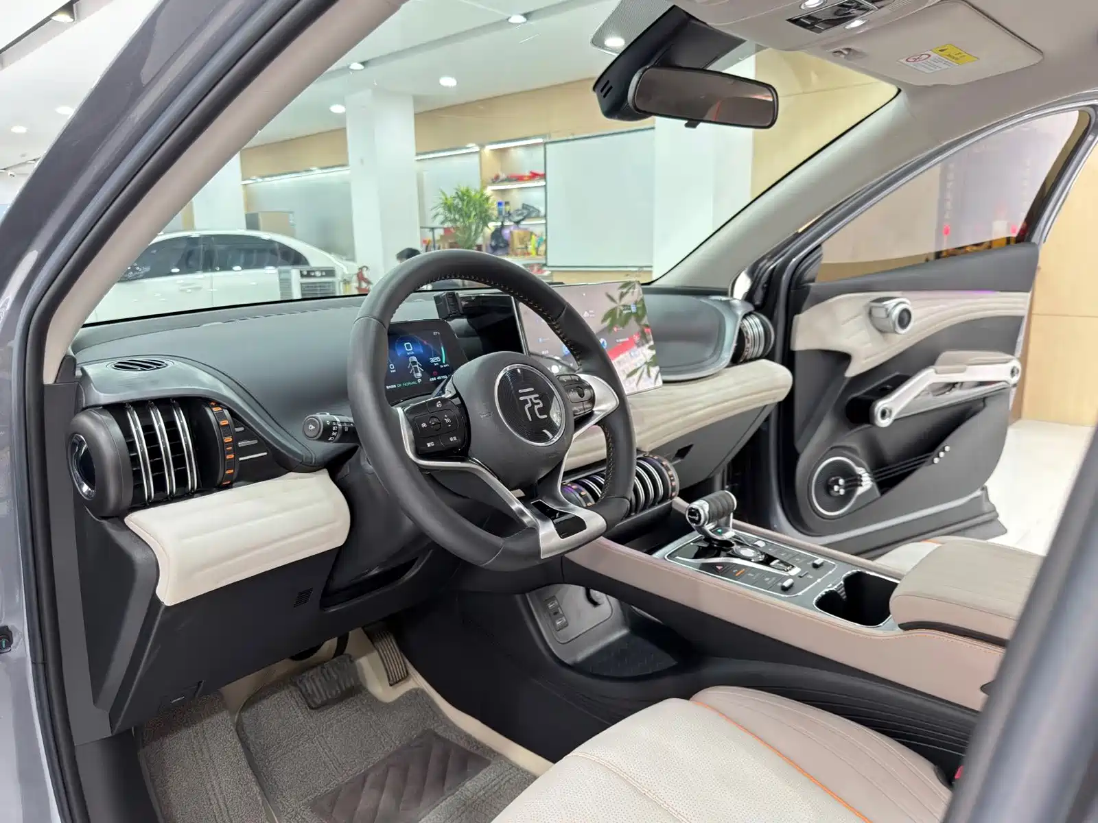Photo 4 - BYD Yuan PLUS