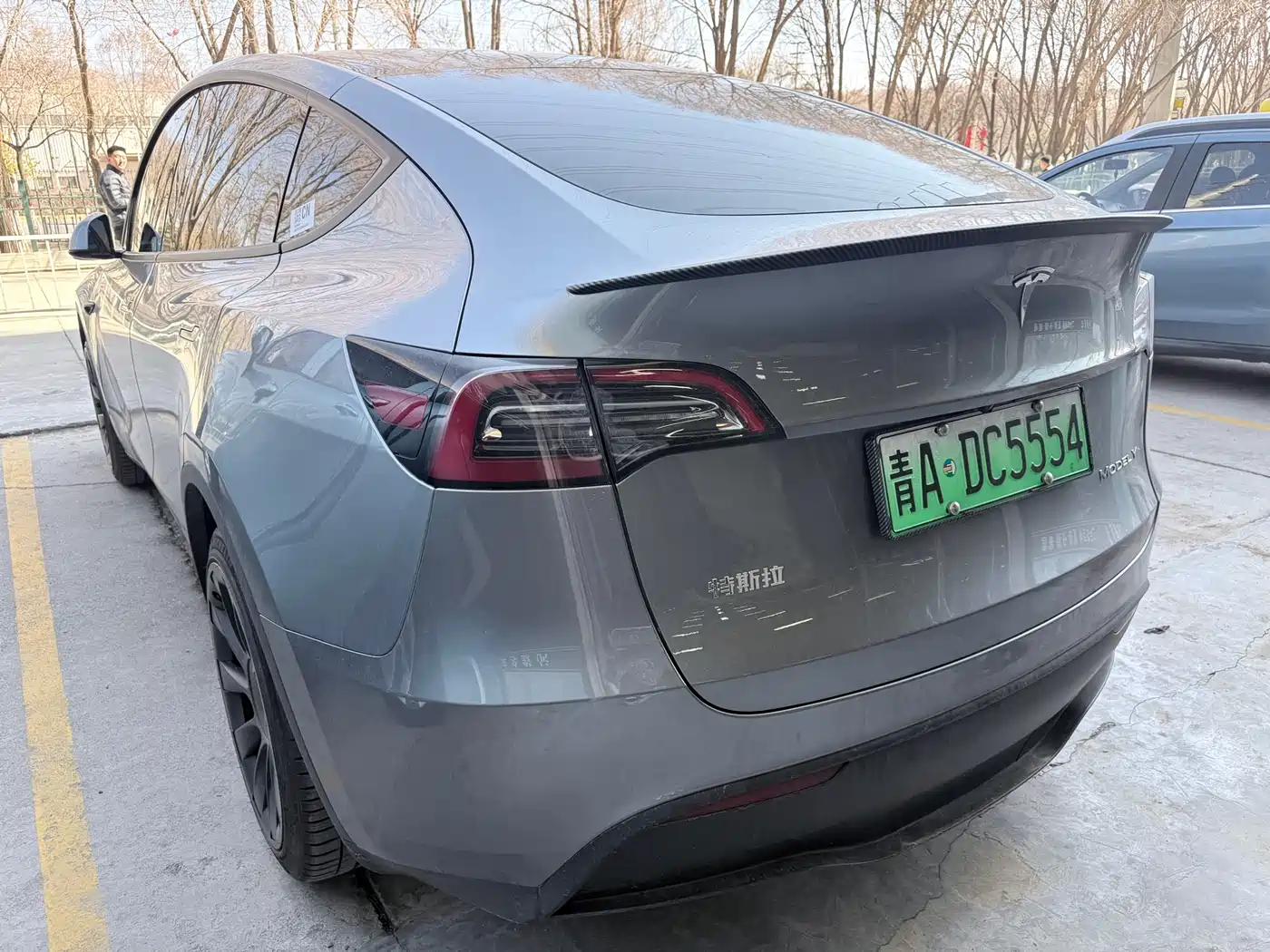 TESLA MODEL Y