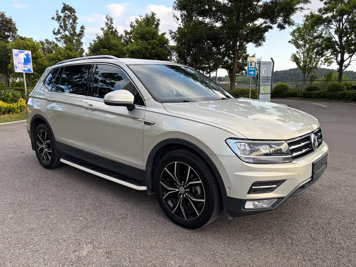 Volkswagen Tiguan L 2020 330TSI Auto 2WD Smart Luxury China VI фото 3