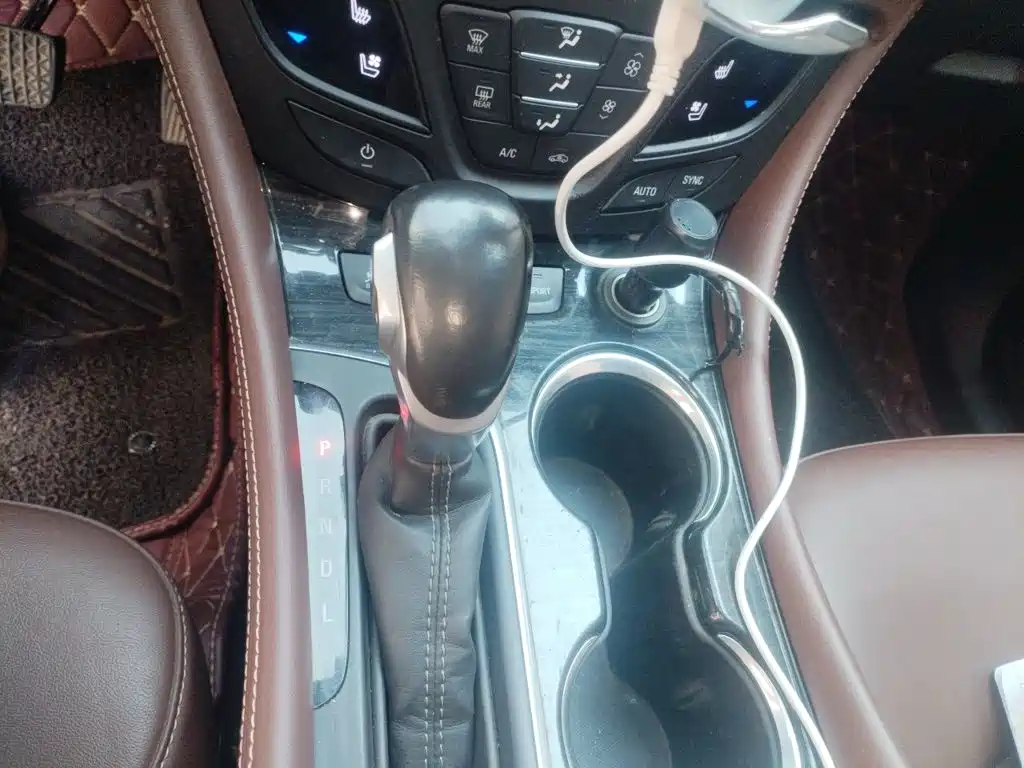 Фото 10 - Buick Envision Plus