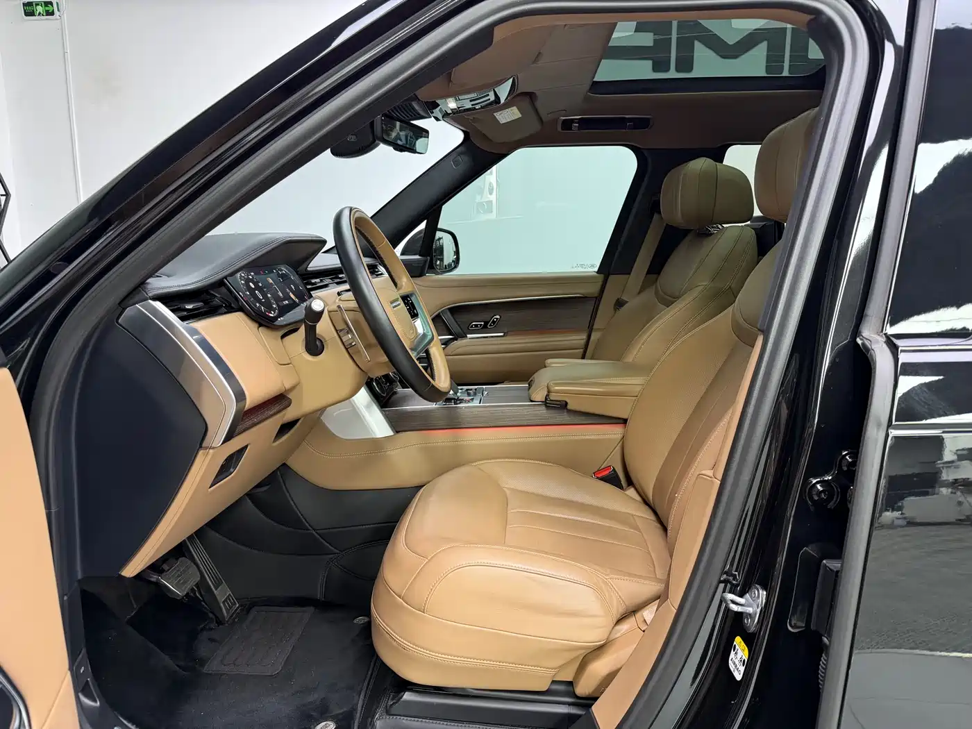 Land Rover Range Rover 2023 3.0 L6 400PS Exemplary Long Wheelbase фото 6