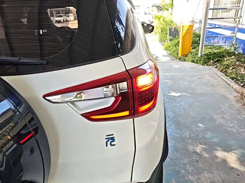 BYD Yuan New Energy 2019 2019 EV360 Smart Connect Premium Edition