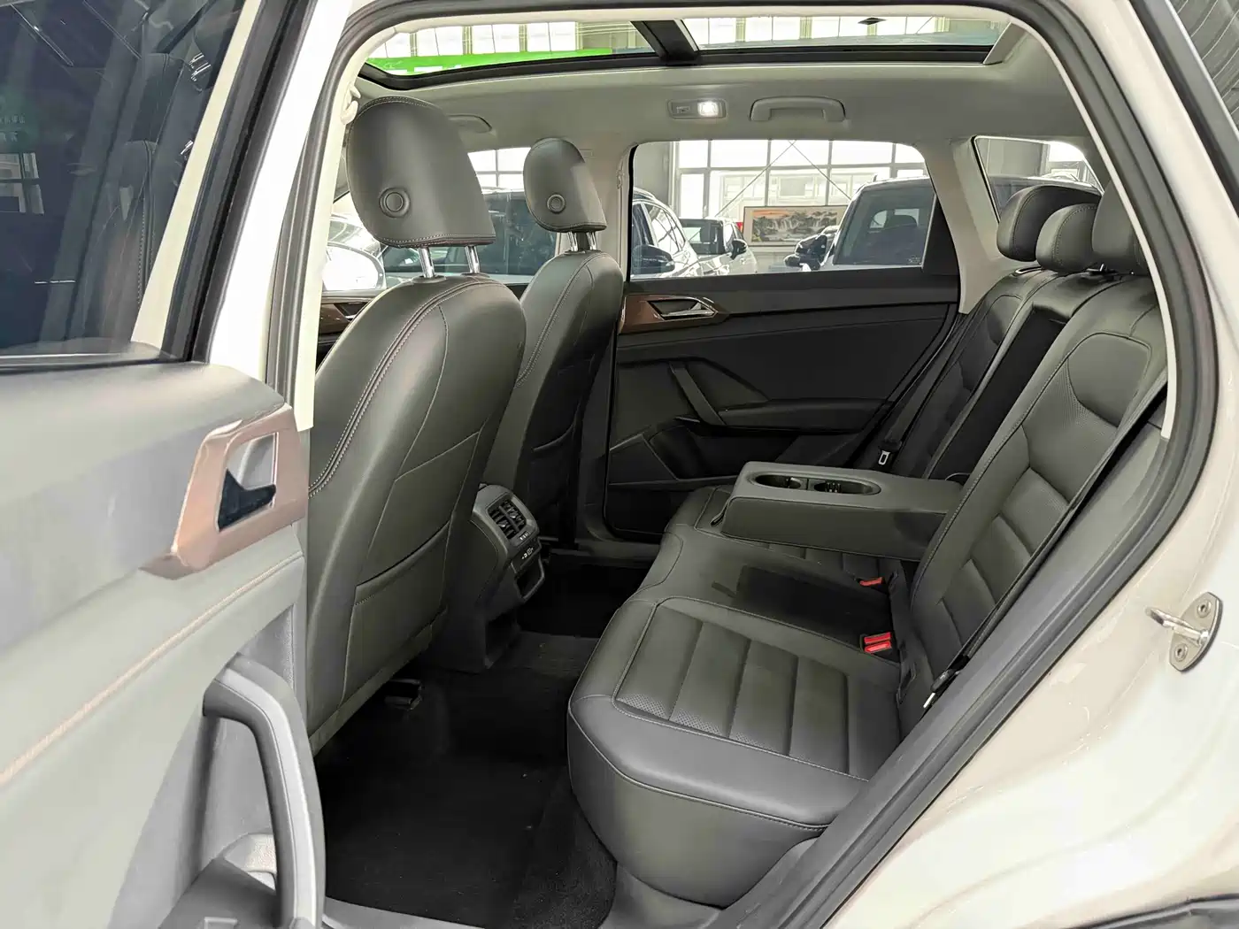 Volkswagen Tharu, миниатюра 15