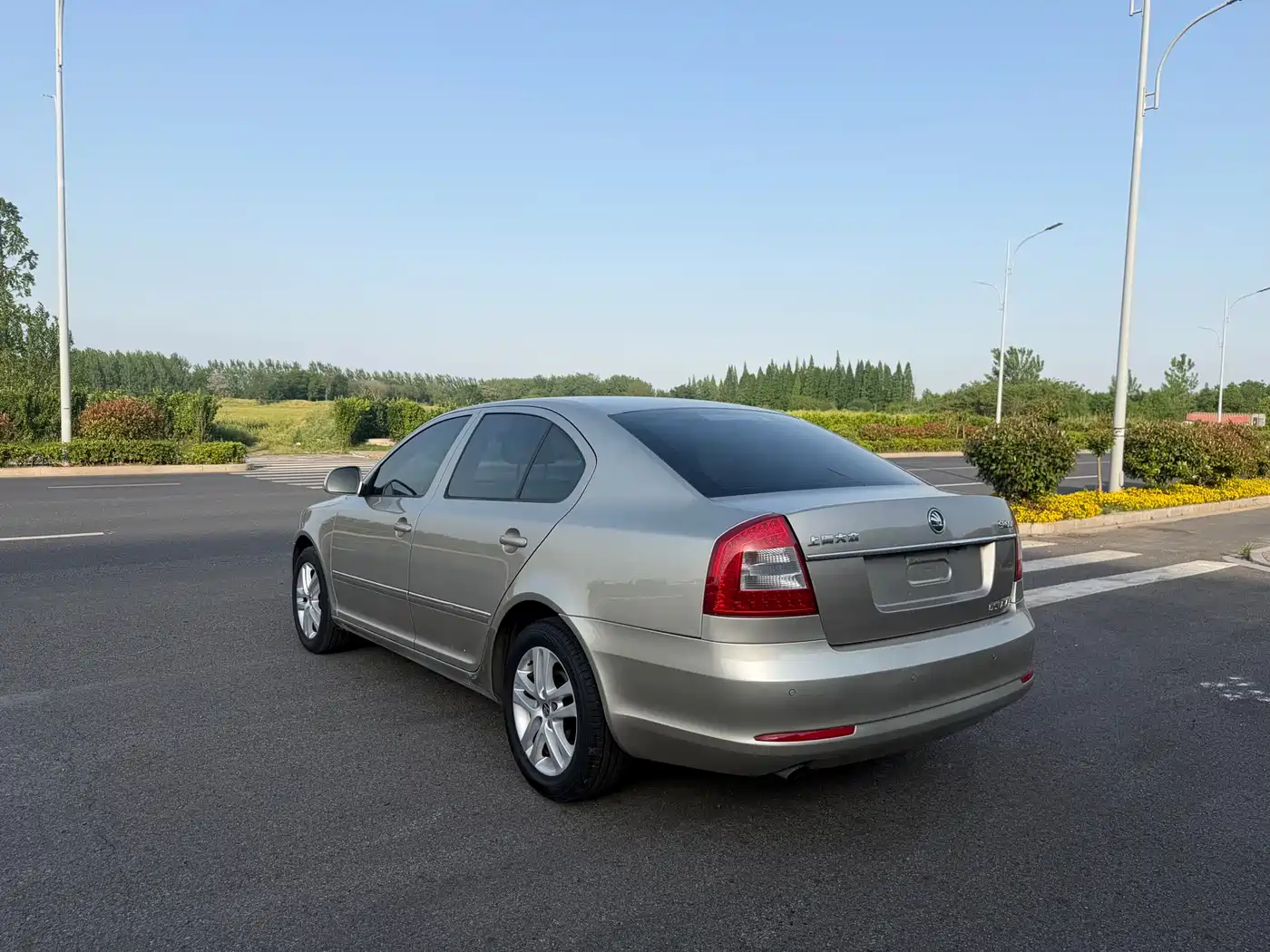 Škoda Octavia 2014 1.6L Auto Yijun Edition фото 8