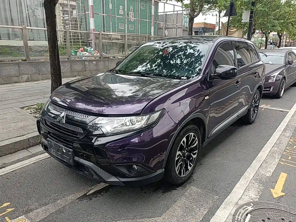 MITSUBISHI OUTLANDER