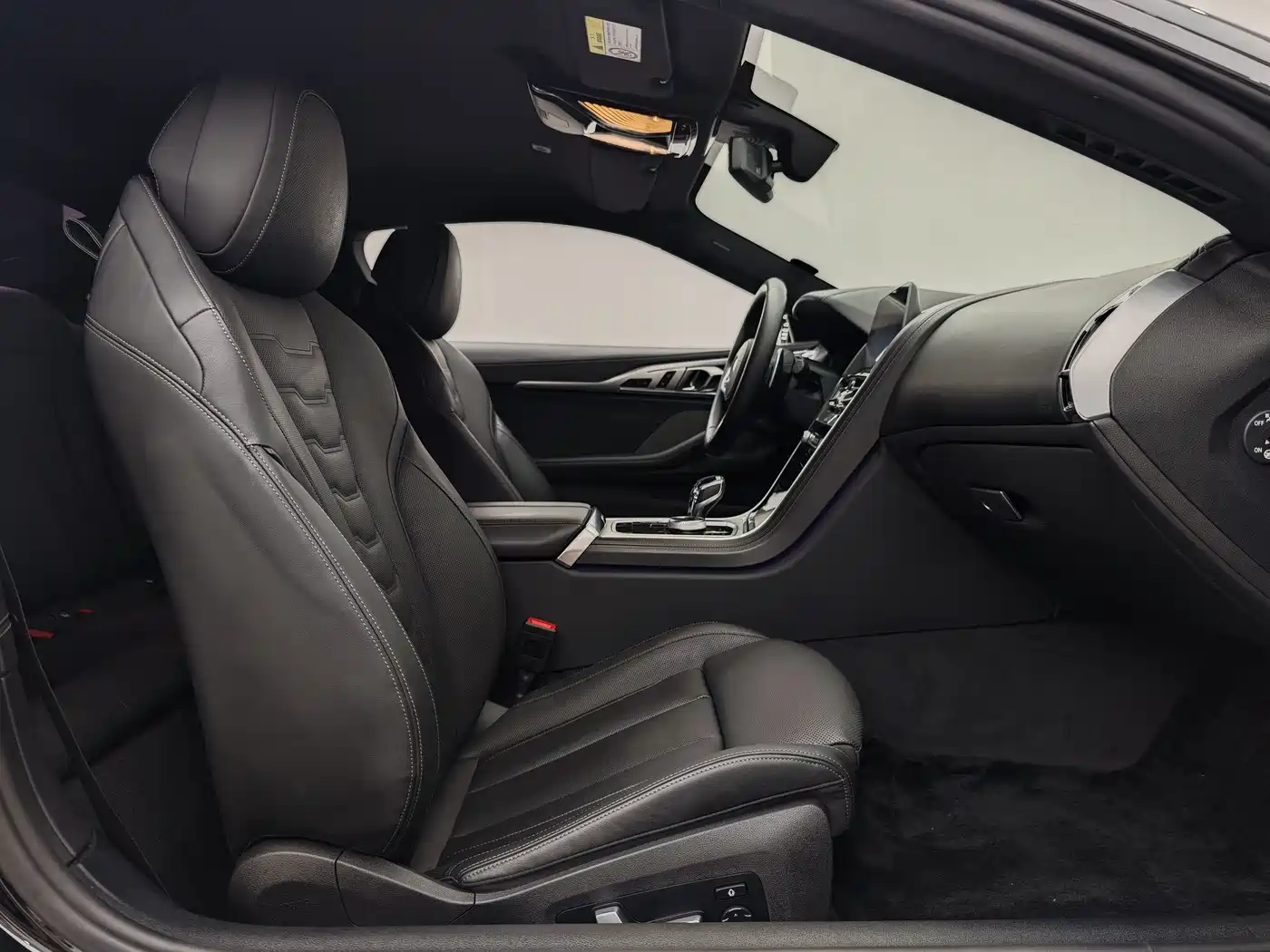 BMW 8 Series 2019 840i Coupe M Sport Package фото 16