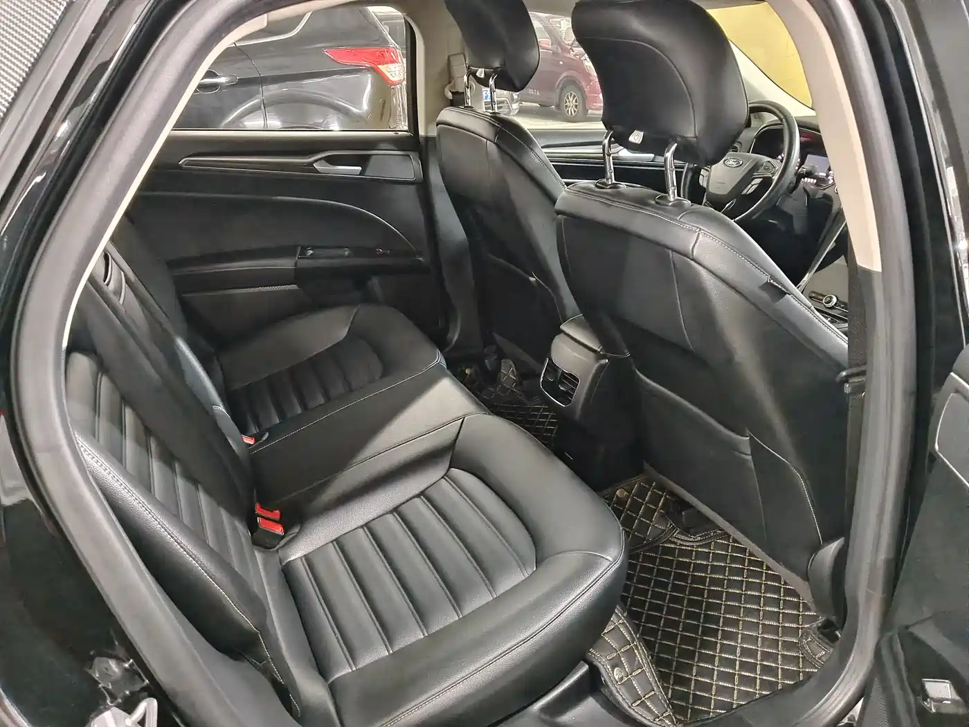 Фото 9 - Ford Mondeo