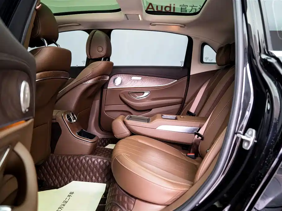 Mercedes-Benz E-Class 2022 E 260 L фото 13