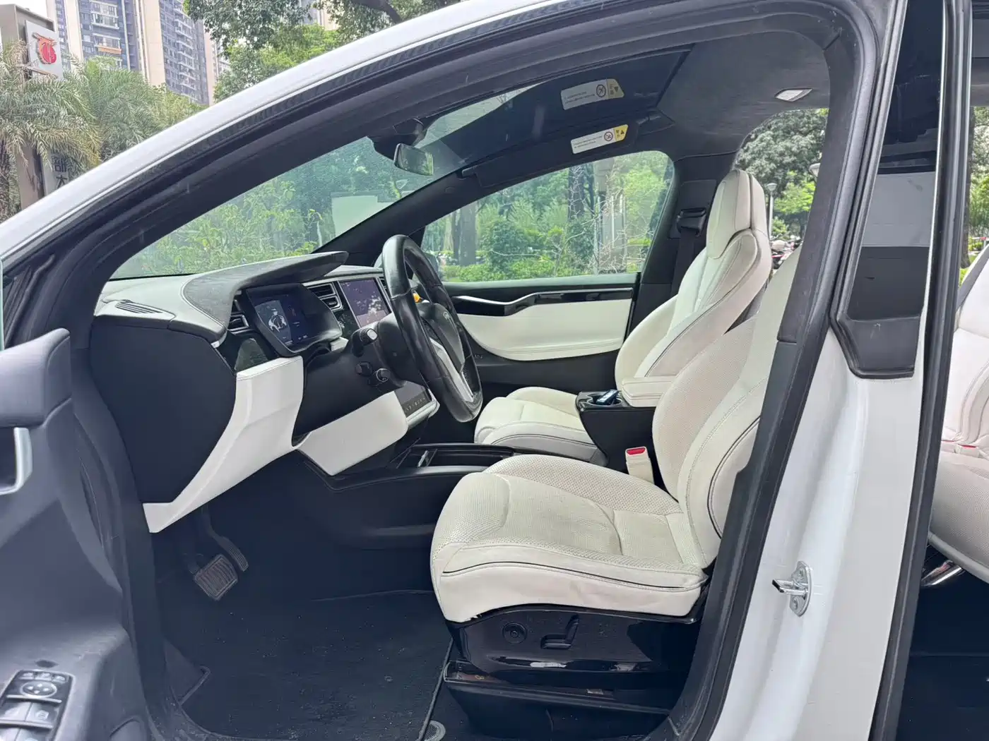 Фото 6 - Tesla Model X
